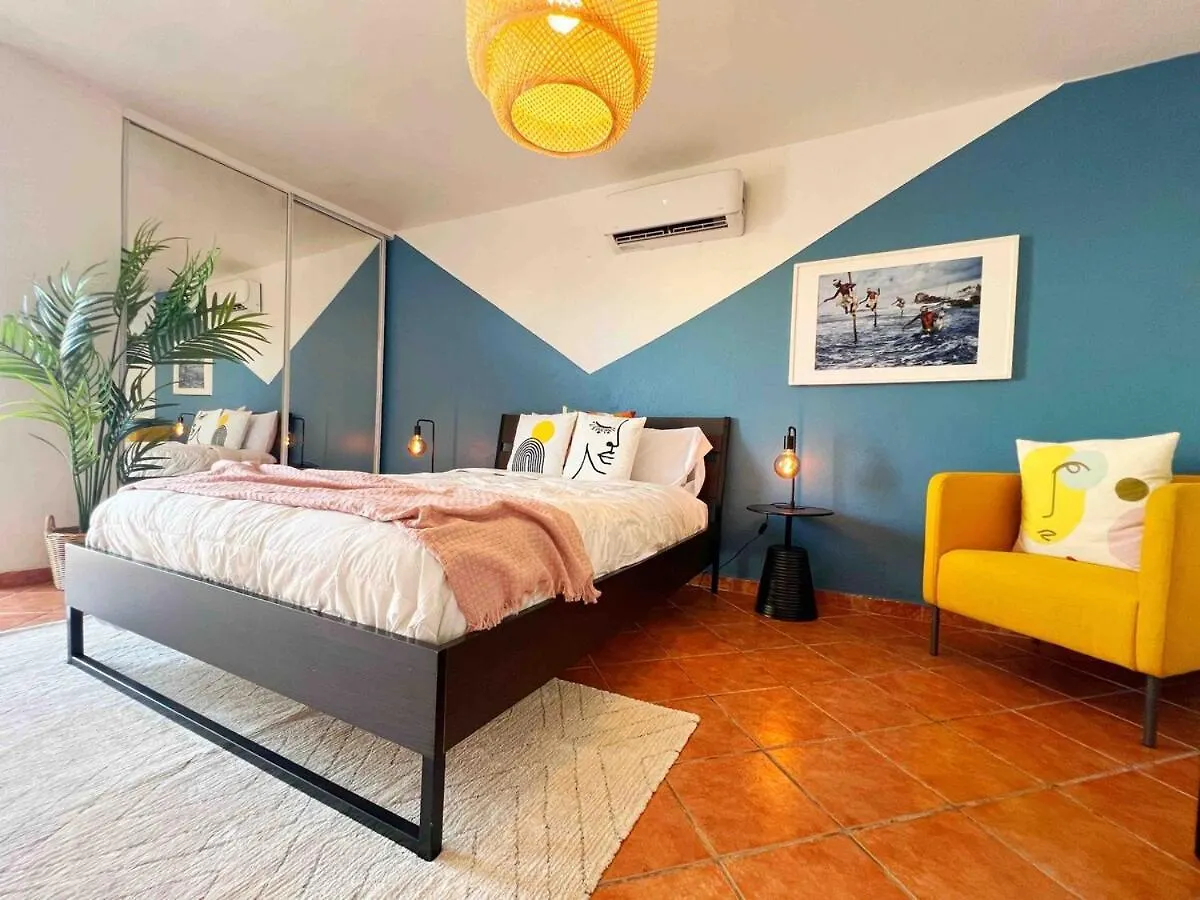 Spacious 2Br In San Juan W Parking Walk To Beach! Apartment